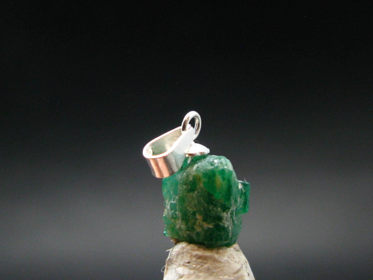 Emerald Beryl Silver Pendant from Afghanistan - 0.6" - 0.86 Grams