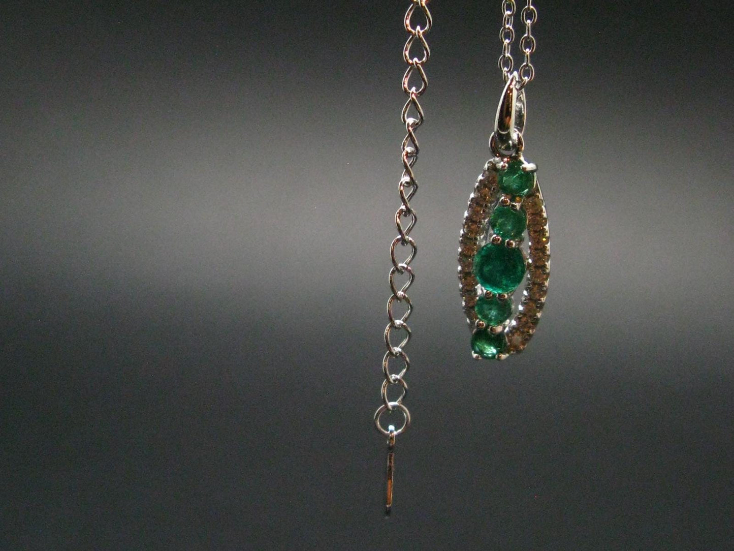 Emerald Silver Pendant W/Chain From Colombia - 0.69 Carats