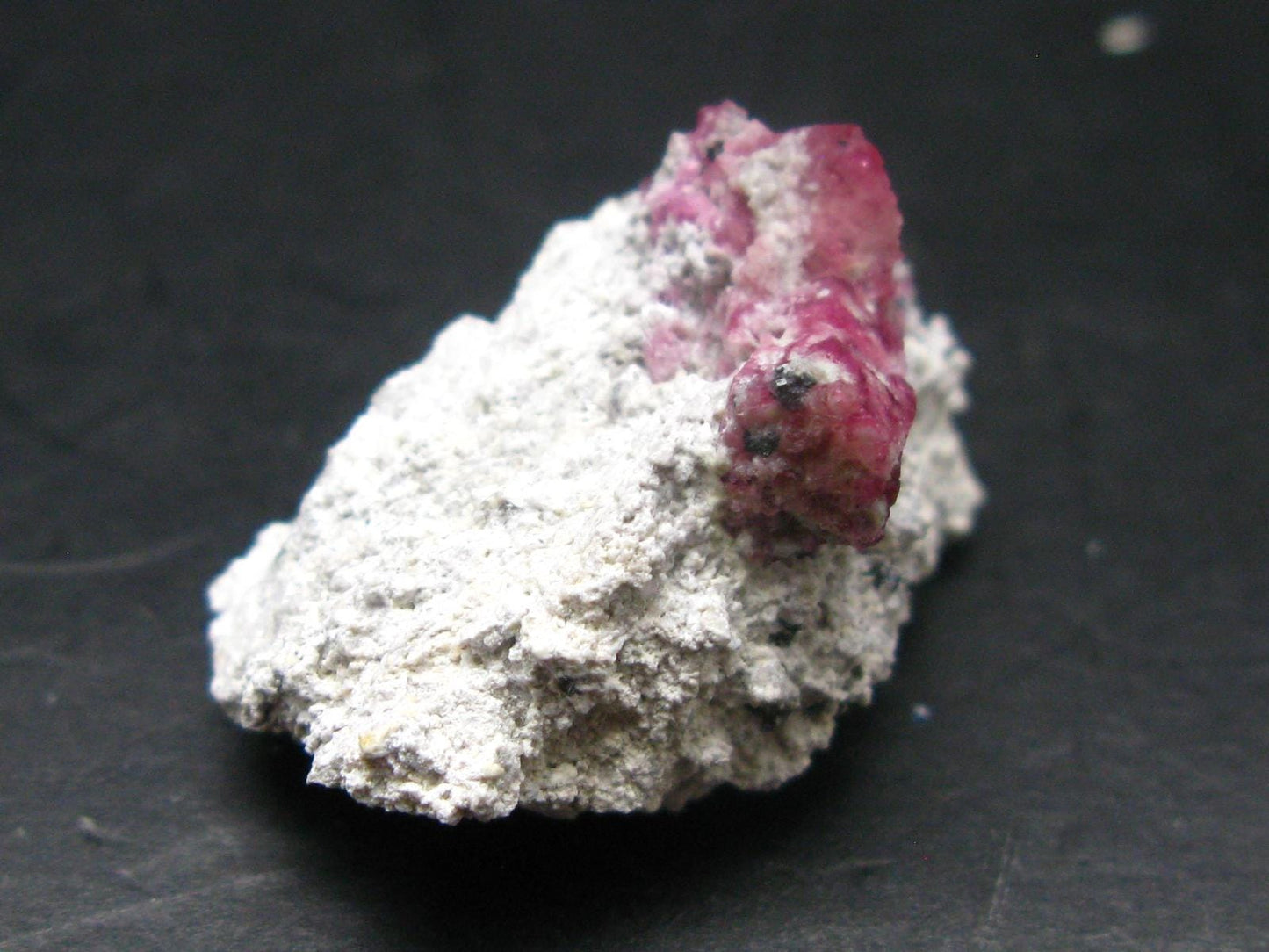 Rare Gem Bixbite Red Emerald Beryl Cluster From Utah USA - 1.3" - 7.48 Grams