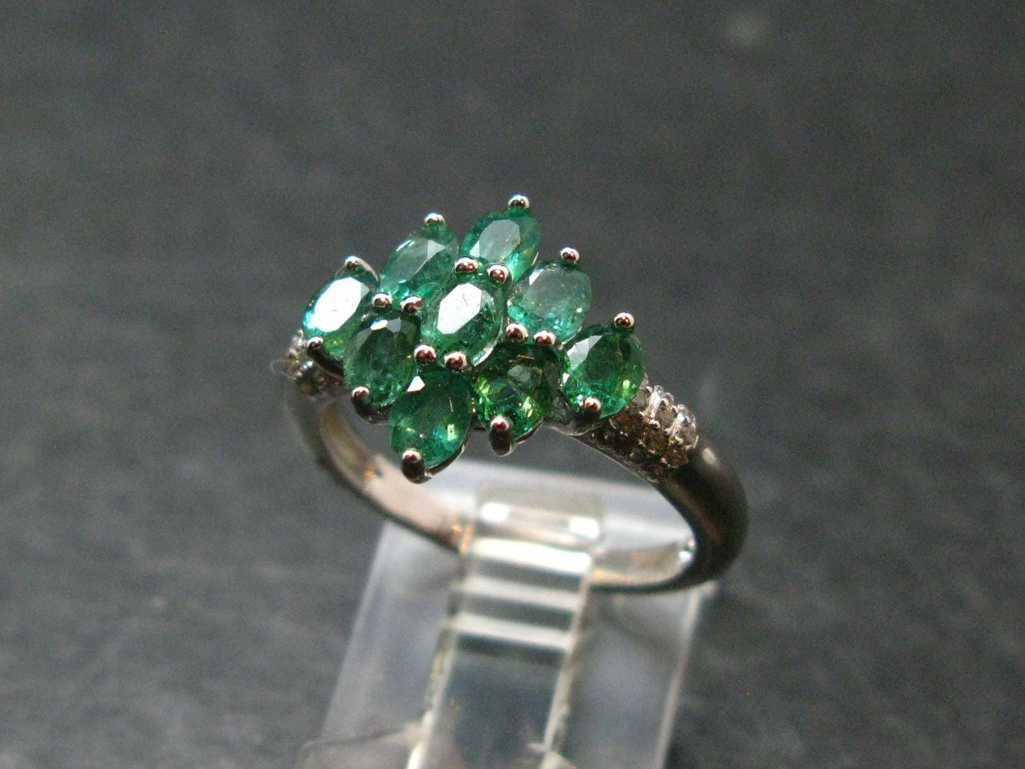 Emerald Faceted Silver Ring from Colombia - 2.83 Grams Total - Size 7