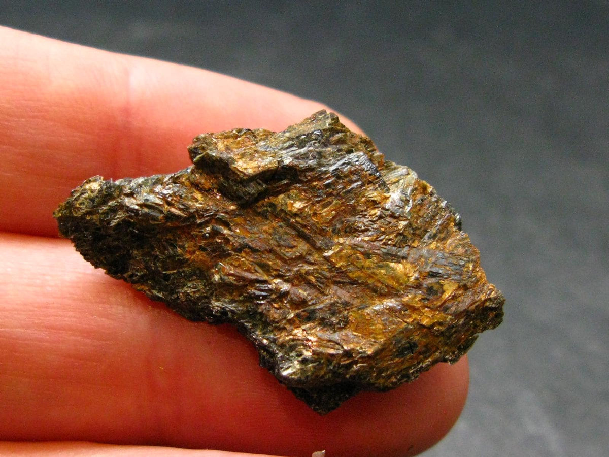 Rare Nuumite Nuummite Raw Piece From Greenland - 4.34 Grams - 1.2"