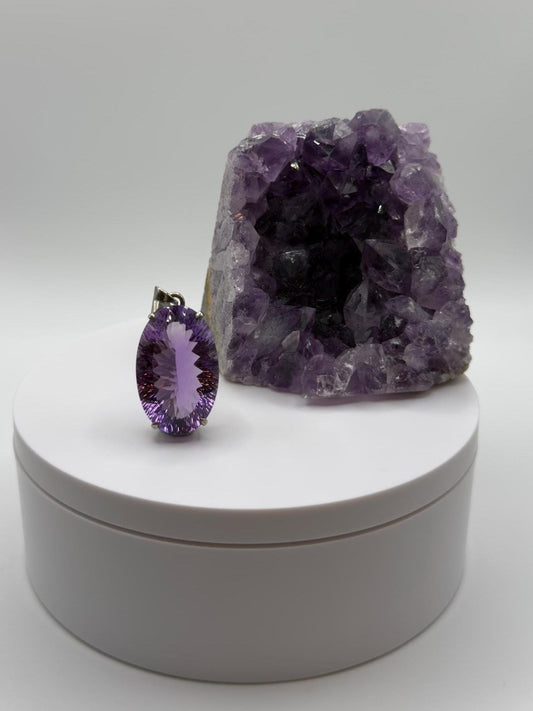Large Faceted Amethyst Pendant – Solar Sparkle in Violet - 12.11 Grams