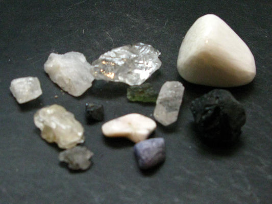 Synergy 12 Set Phenakite Moldavite Natrolite Petalite Danburite Tektite Scolecite Herderite Tanzanite Brookite 55.84 Gr