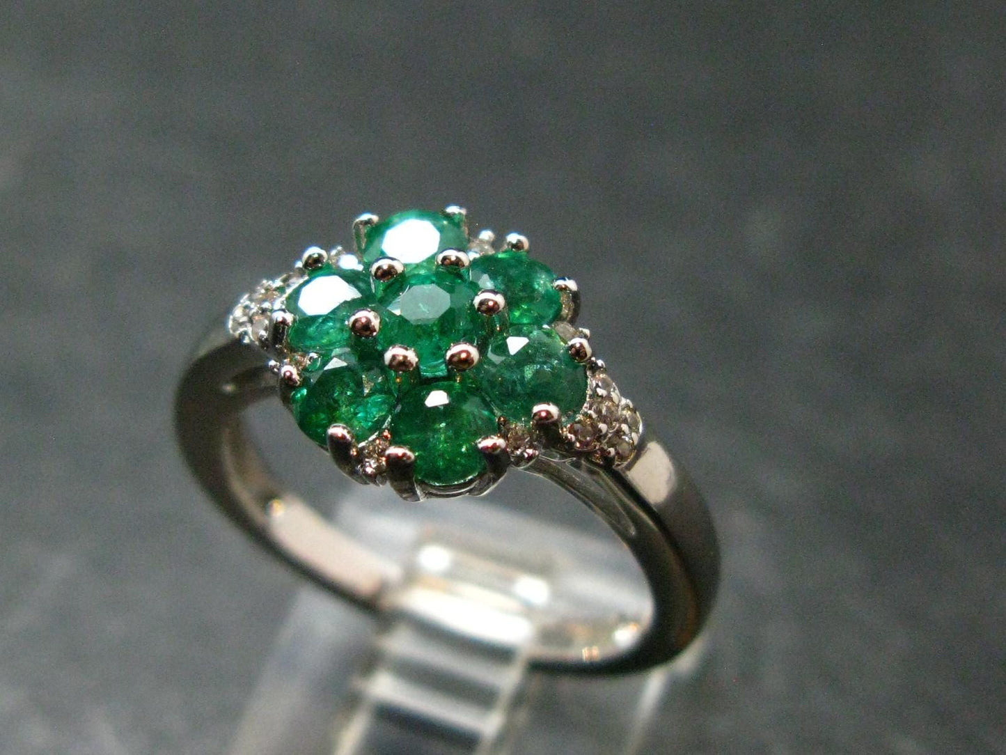 Emerald Faceted Silver Ring from Colombia - 3.55 Grams Total - Size 7