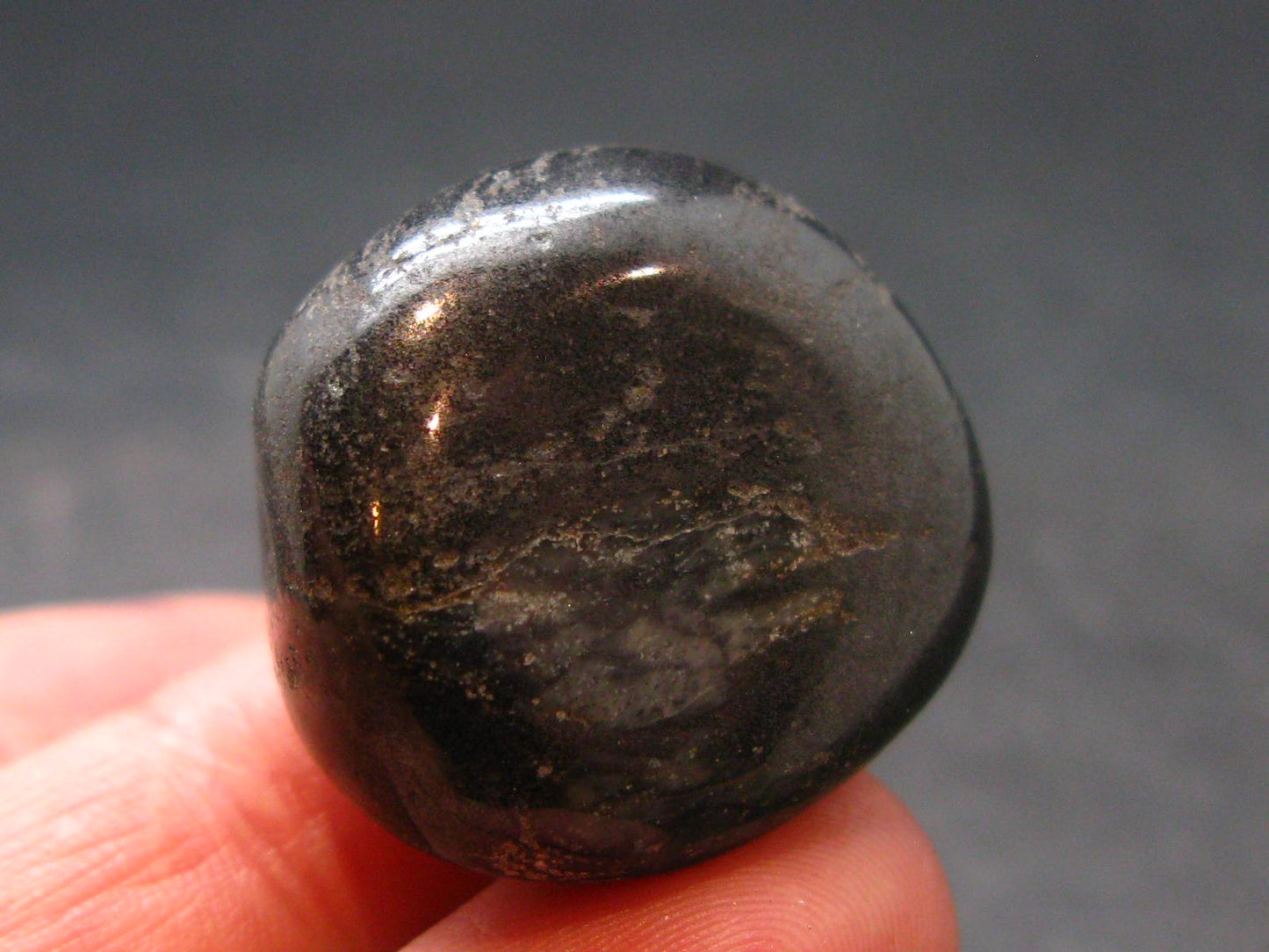 Rare ISUA Stone from Greenland - 0.9" - 18.19 Grams