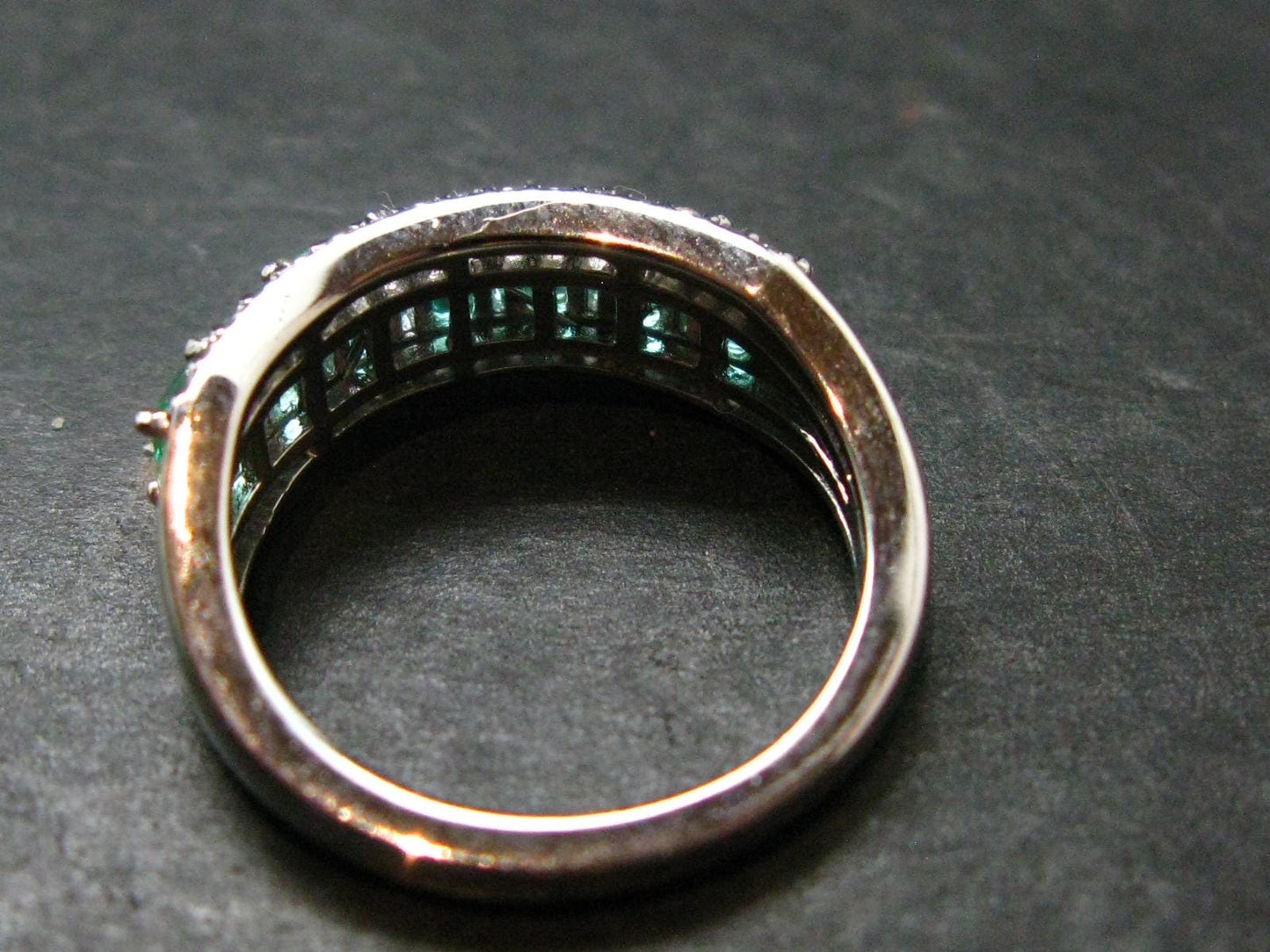 Emerald Faceted Silver Ring from Colombia - 3.64 Grams Total - Size 6