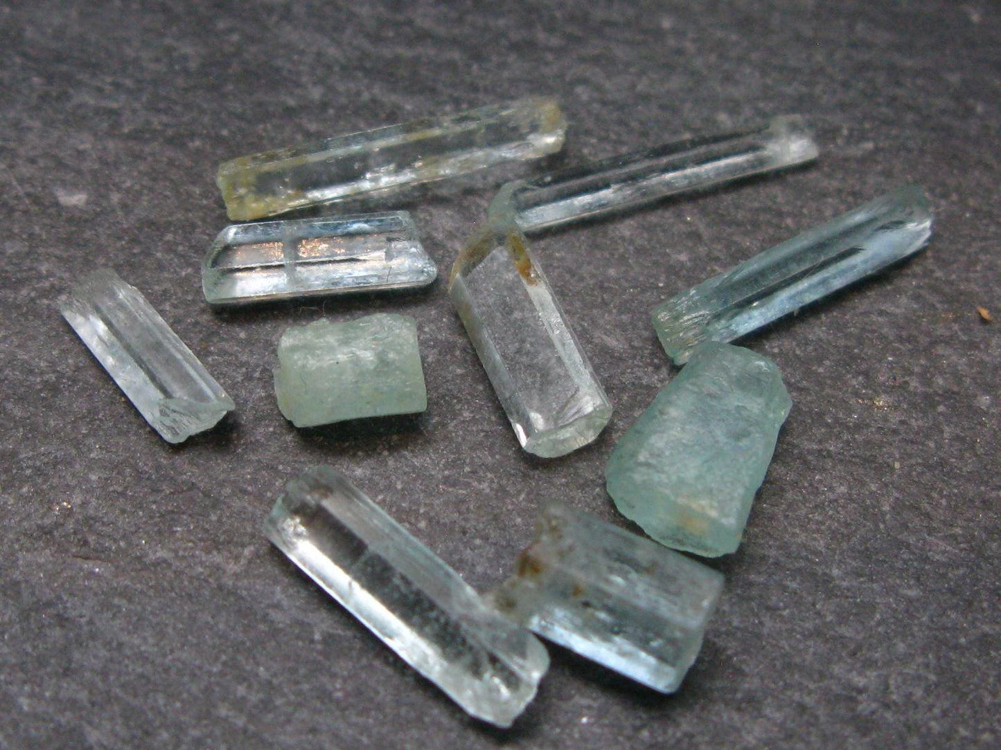 Lot of 10 Emerald Vanadium Beryl Crystals From Nigeria - 15 Carats
