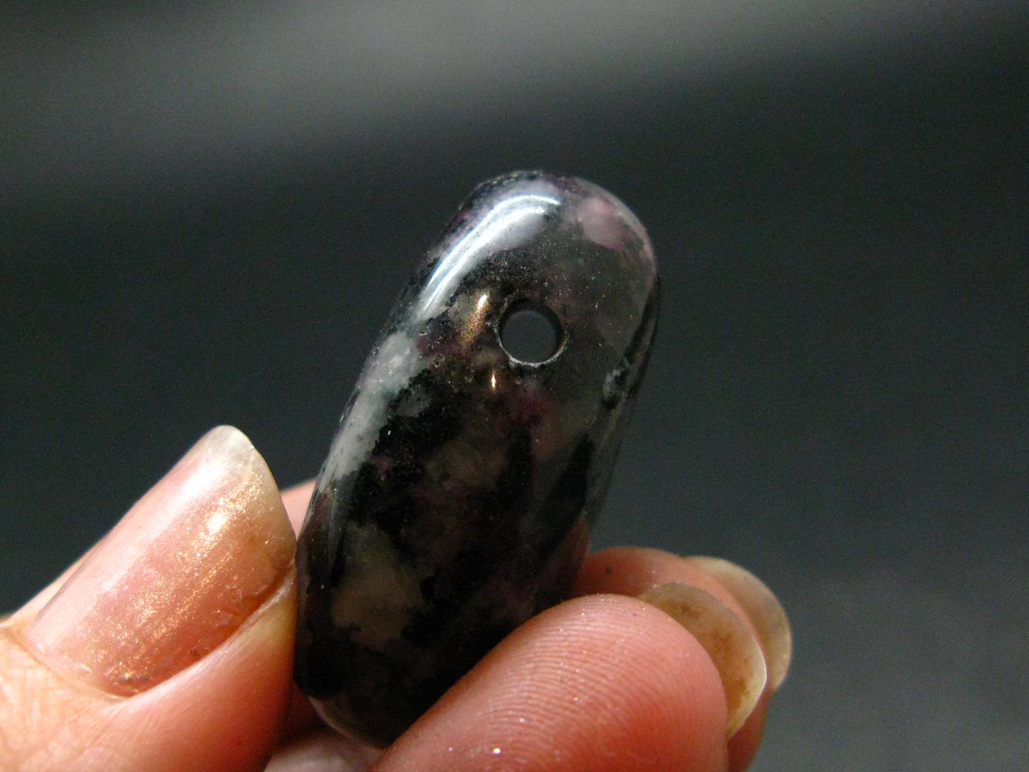 Nice Eudialyte And Aegirine Metal Free Pendant From Russia - 1.2" - 13.30 Grams