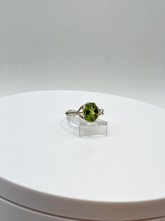 Peridot Sterling Silver Infinity Ring | August Birthstone, Size 7
