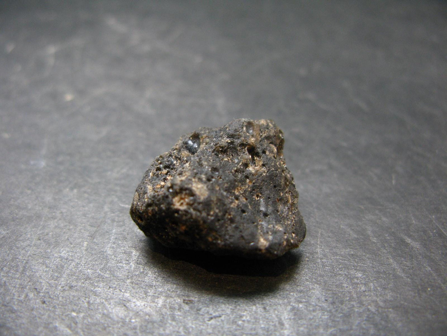 Meteor Splash Glass!! Fabulous Asymmetrical Rare Darwin Glass Tektite Pleistocene Piece From Australia - 0.8"