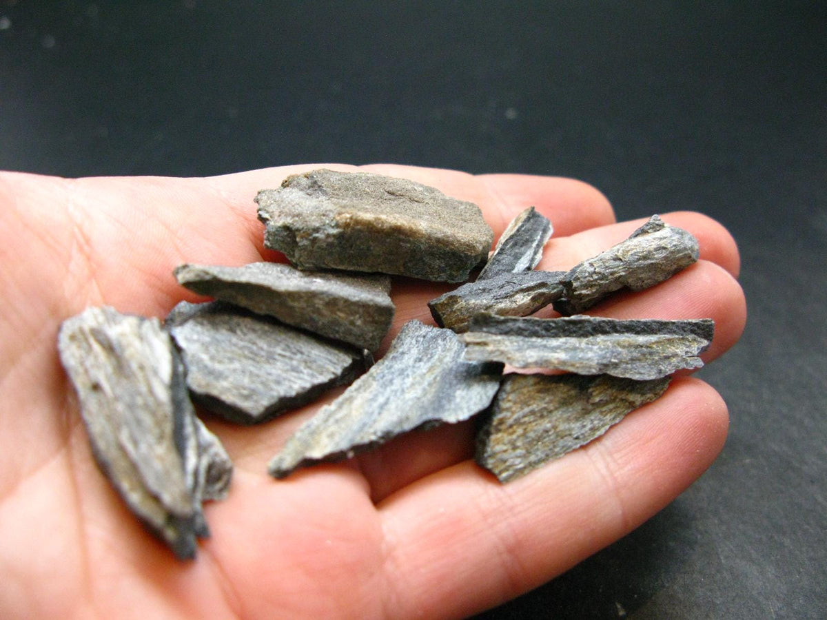 Rare Lot Of 10 ISUA Stone Raw Pieces from Greenland - 26.27 Grams