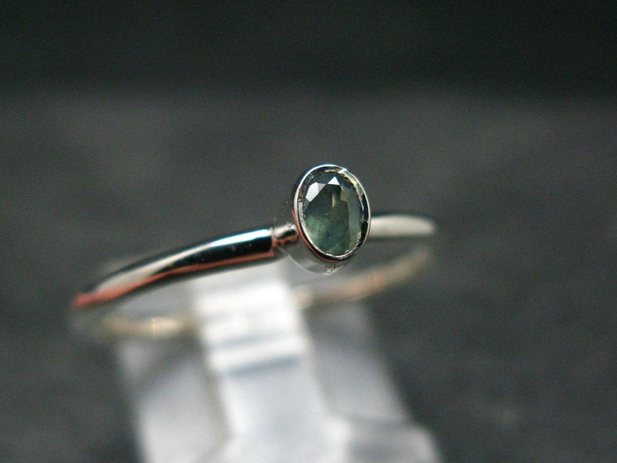 Genuine Alexandrite Gem Silver Ring From Russia - Size 8 - 1.45 Grams
