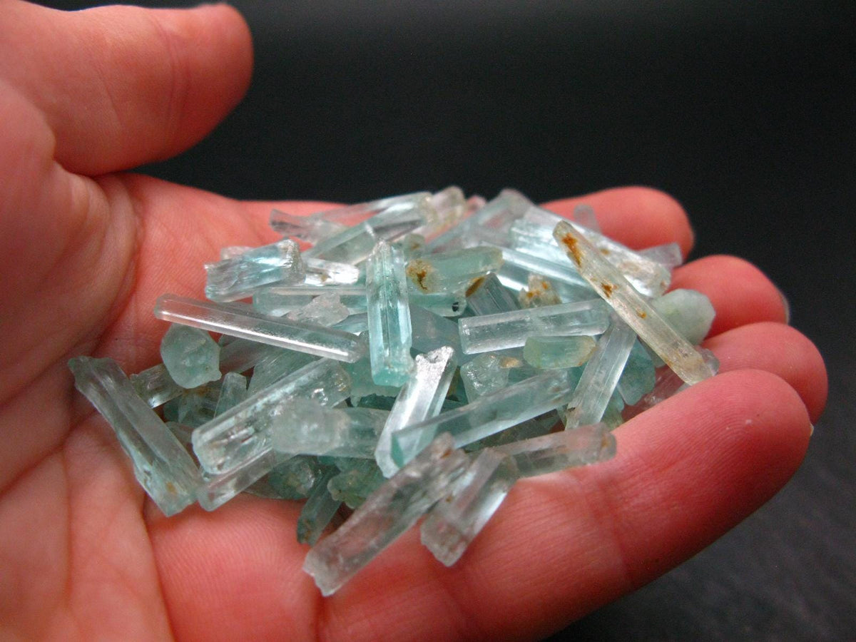Lot of 100 Emerald Vanadium Beryl Crystals From Nigeria - 35.36 Grams