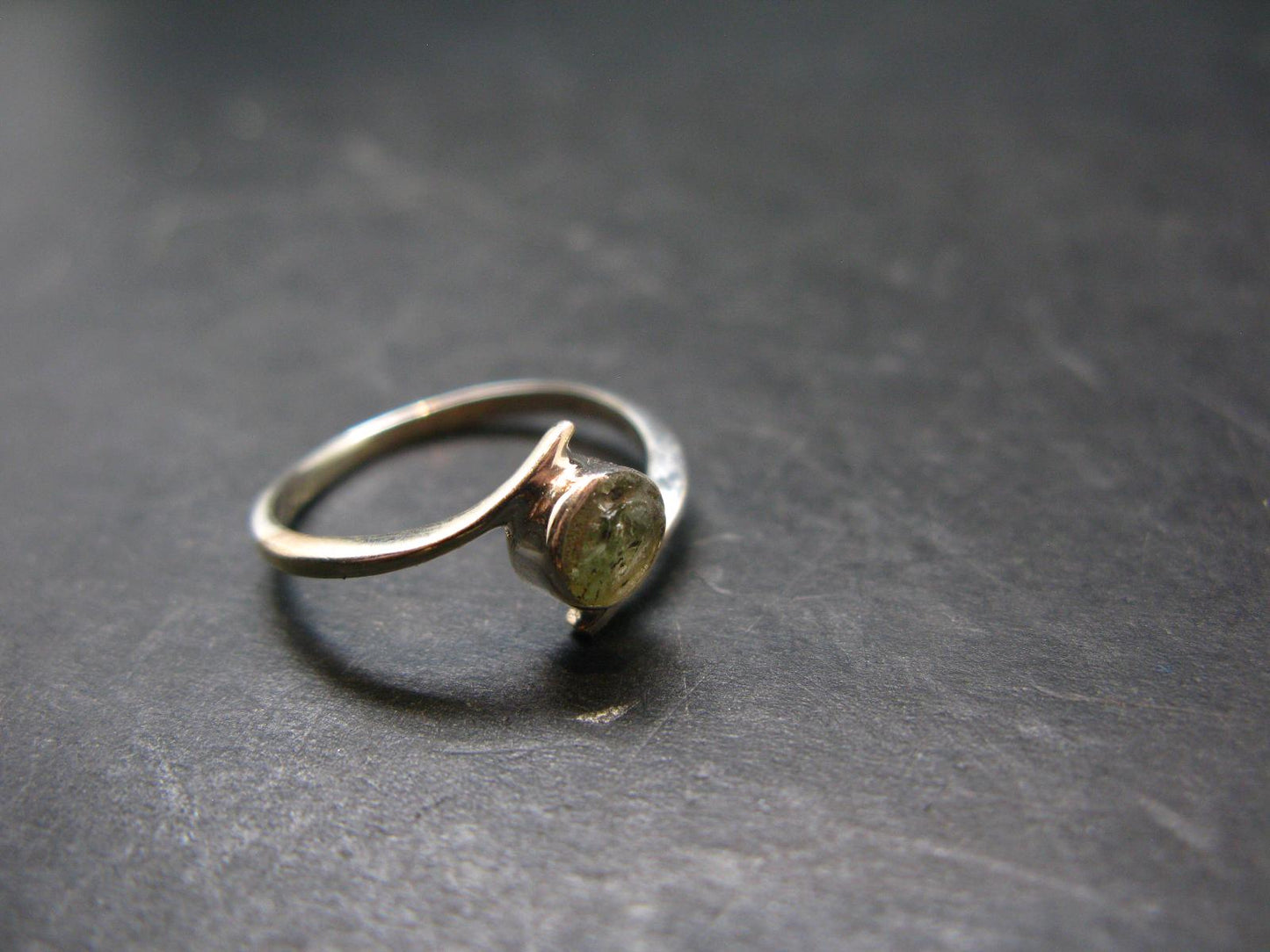 Cute Gem Moldavite Sterling Silver Ring From Czech Republic - Size 7 - 1.6 Grams