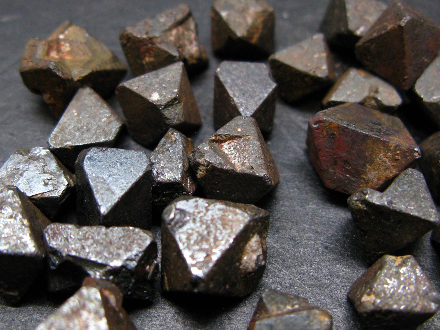 Lot of 25 Magnetite Crystals From Bolivia - 25 Grams