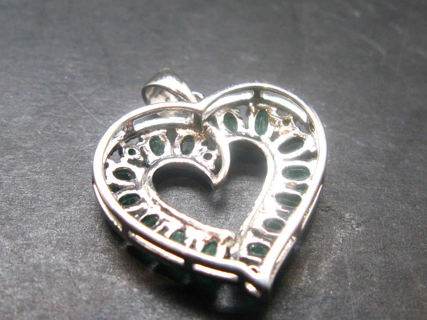 Emerald Silver Pendant 2.98 Carats Total Weight Of Stoned From Colombia - 0.84 Carats