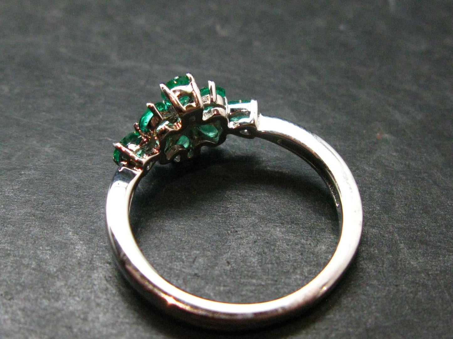 Emerald Faceted Silver Ring from Colombia - 2.71 Grams Total - Size 8
