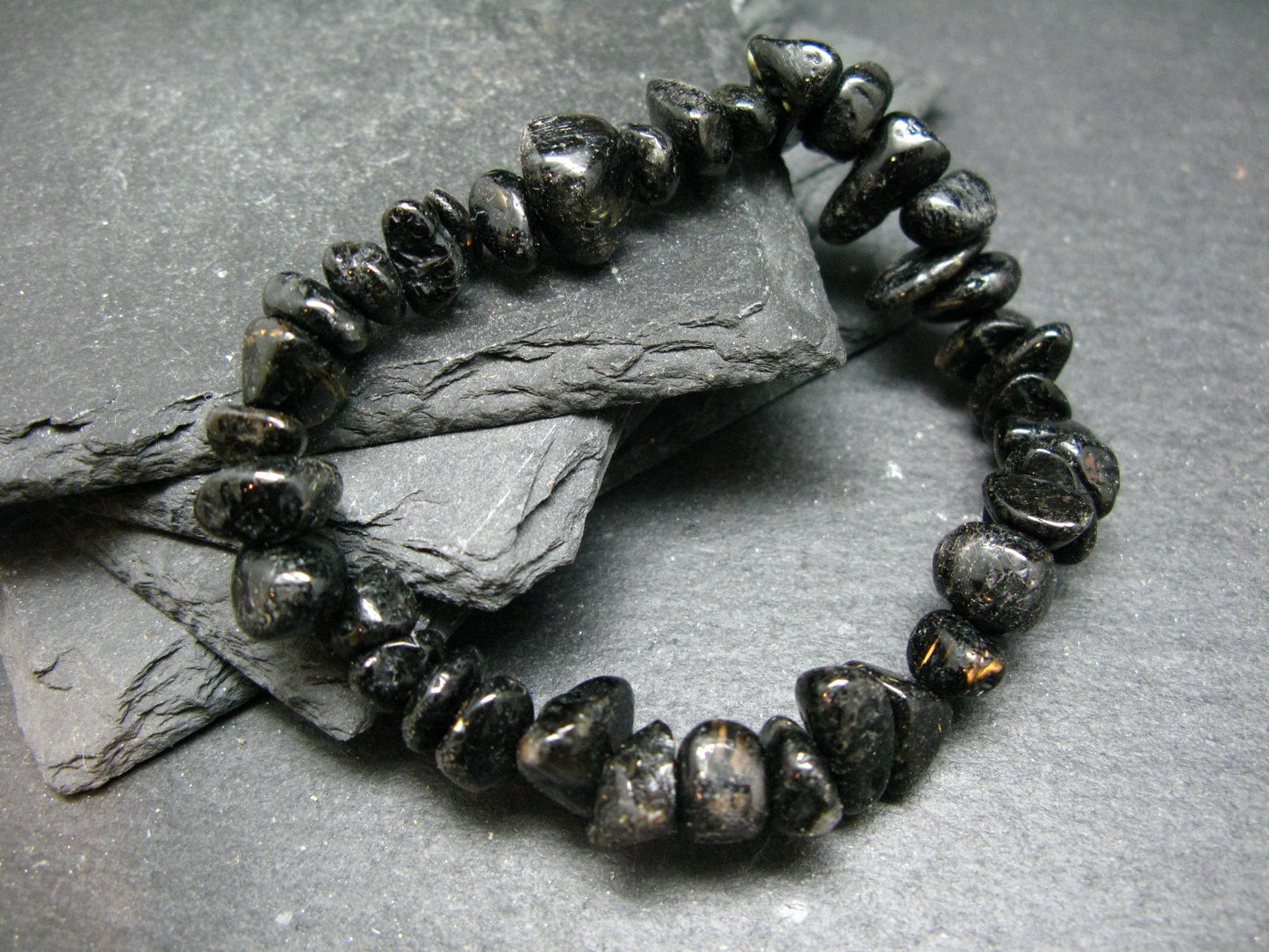 Nuumite Nuummite Genuine Bracelet ~ 7 Inches ~ 10mm Tumbled Beads