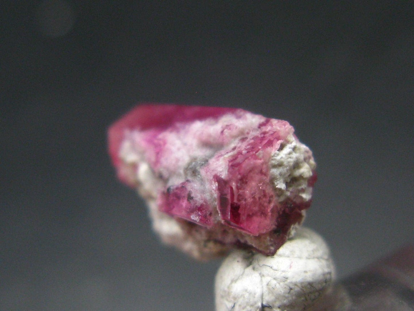 Rare Gem Bixbite Red Emerald Beryl Cluster From Utah USA - 0.5" - 0.90 Grams