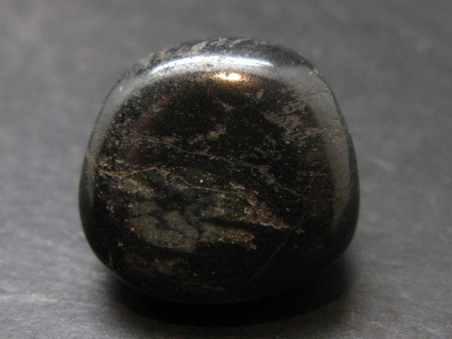Rare ISUA Stone from Greenland - 0.9" - 18.19 Grams