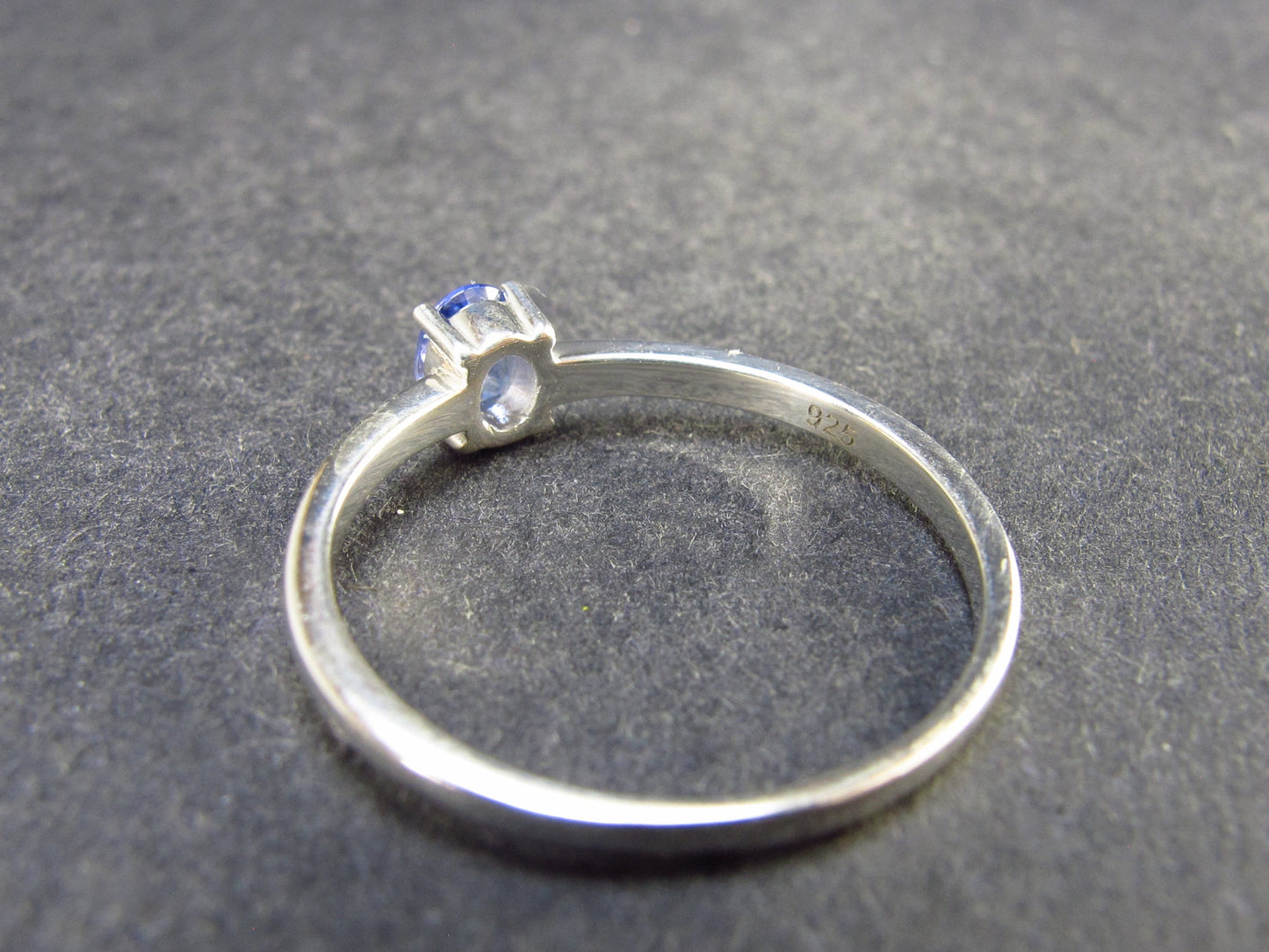 Natural Oval Shaped Blue Tanzanite (Zoisite) Crystal Sterling Silver Ring From Tanzania - 1.43 Grams - Size 8.25
