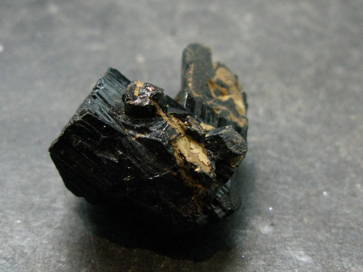 Ilvaite Crystal From China - 1.0" - 15.67 Grams