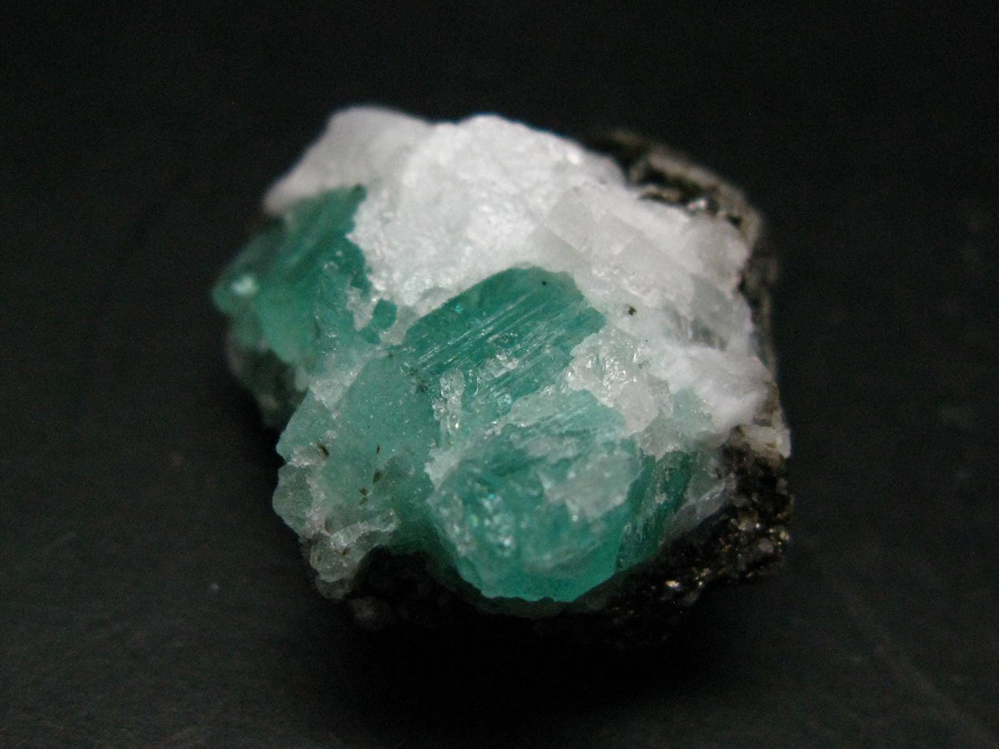 Emerald Beryl Cluster from Pakistan - 1.4" - 20.28 Grams