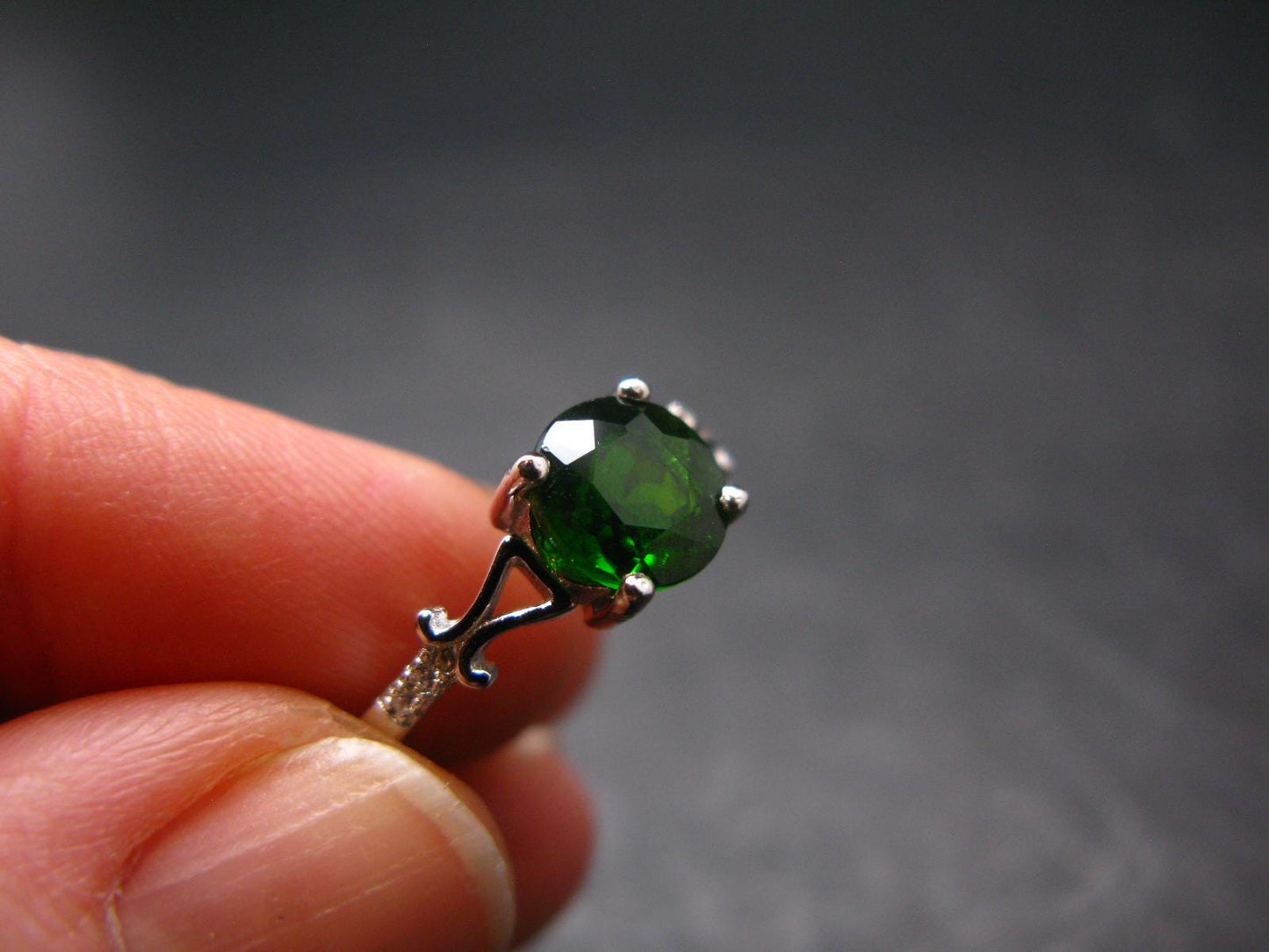 Modern Style Design!! Natural Faceted Intense Forest Green Chrome Diopside 925 Sterling Silver Ring - 1.90 Grams - Size 7.25
