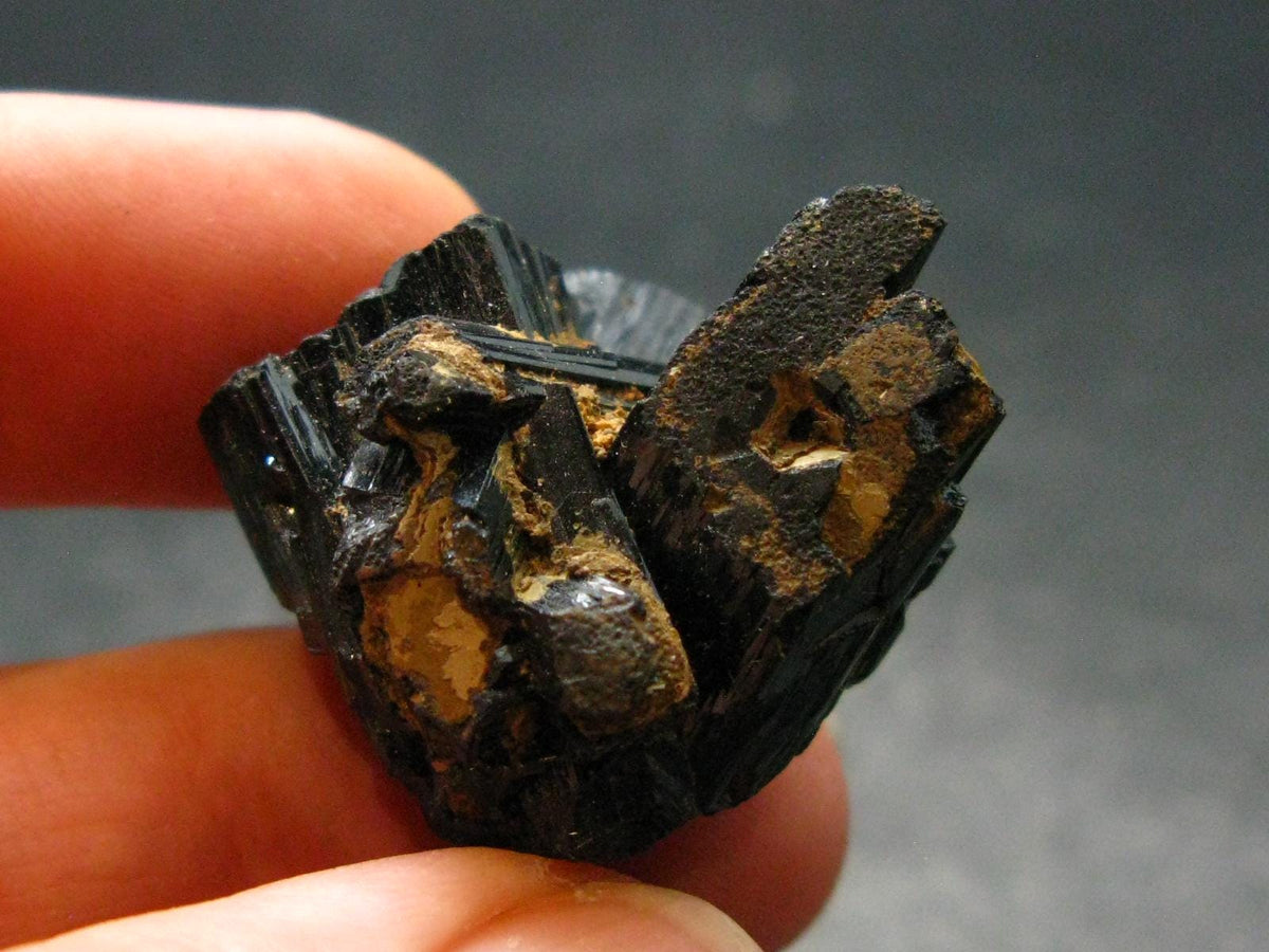 Ilvaite Crystal From China - 1.0" - 15.67 Grams
