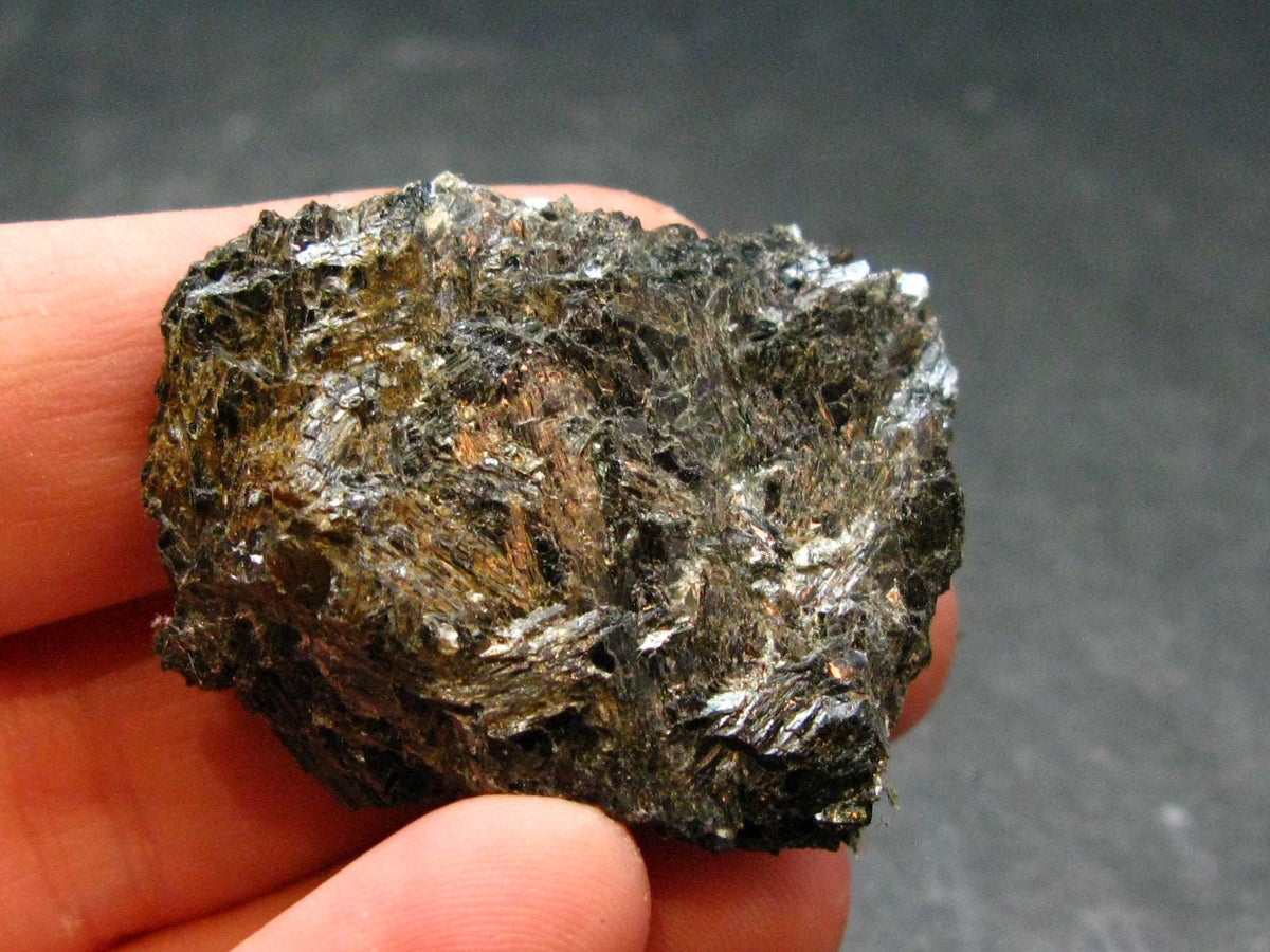 Rare Nuumite Nuummite Raw Piece From Greenland - 16.93 Grams - 1.4"