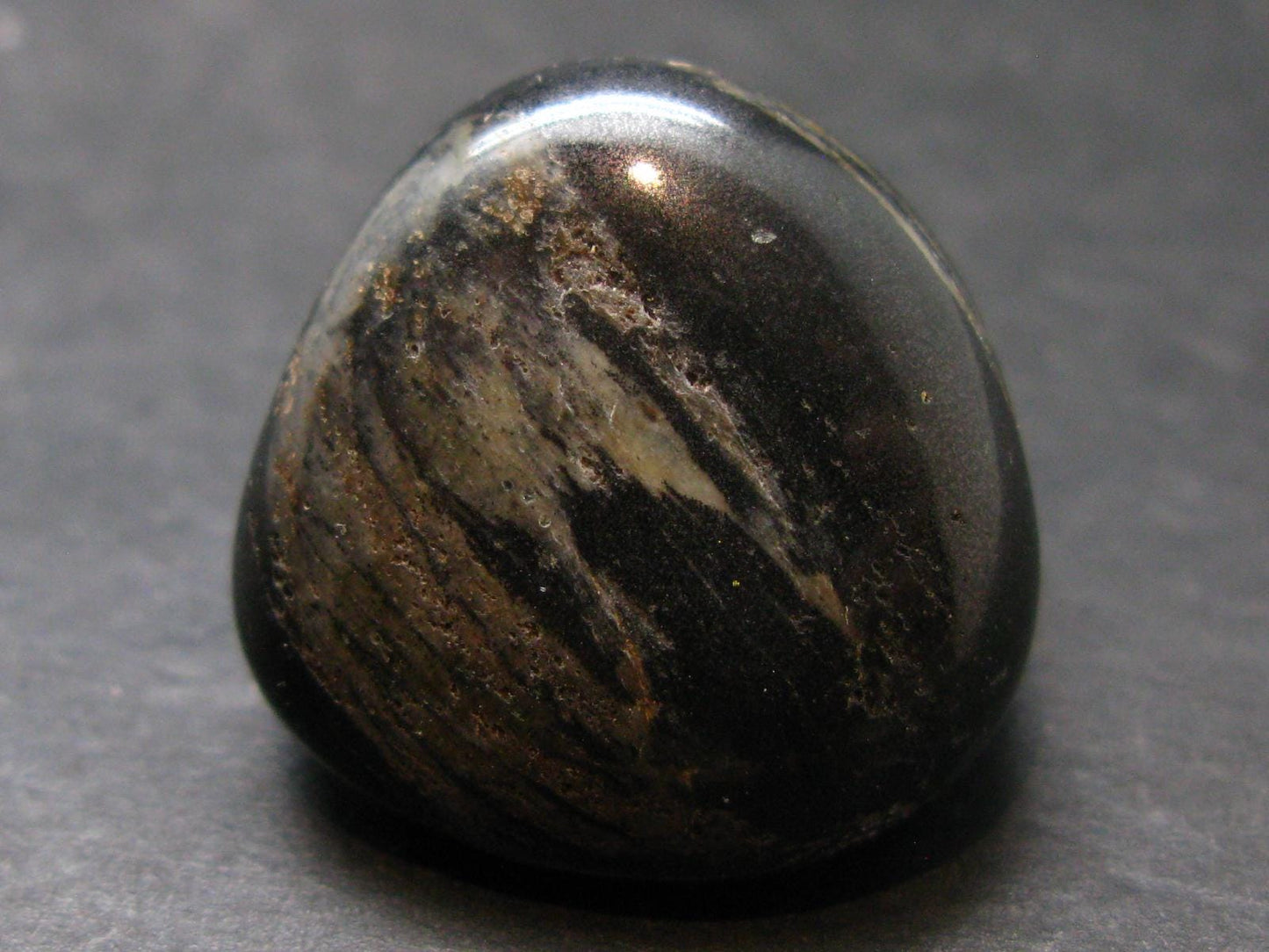 Rare ISUA Stone from Greenland - 0.9" - 18.19 Grams