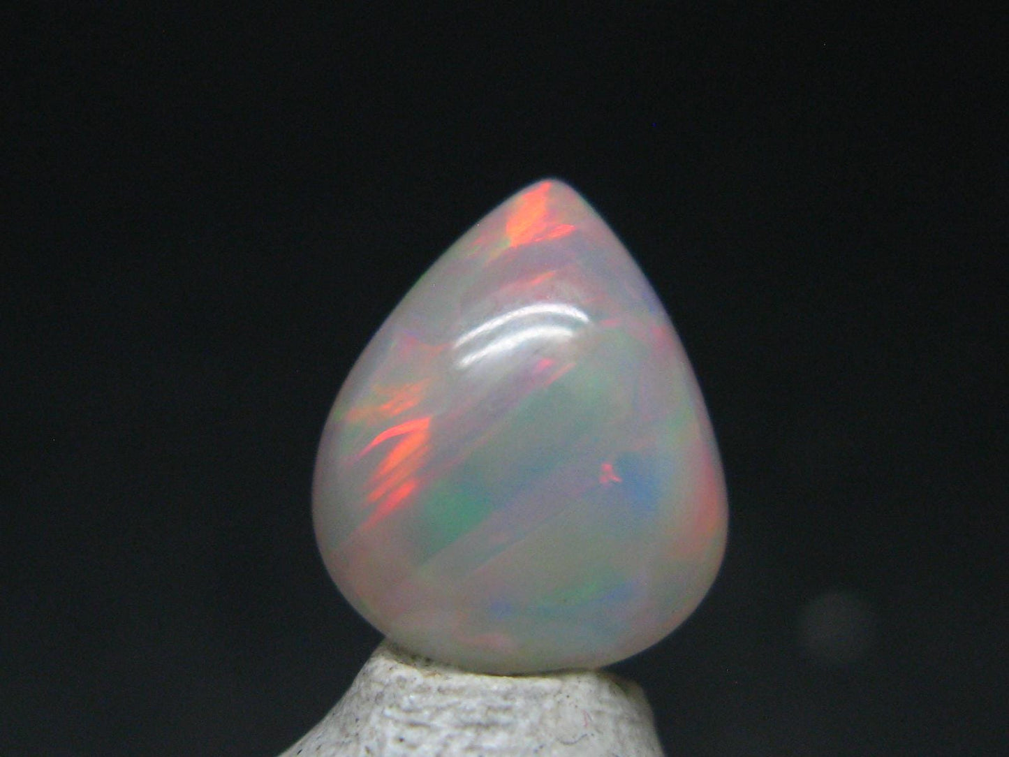 Precious Opal Cabochon From Welo Ethiopia - 3.90 Carats
