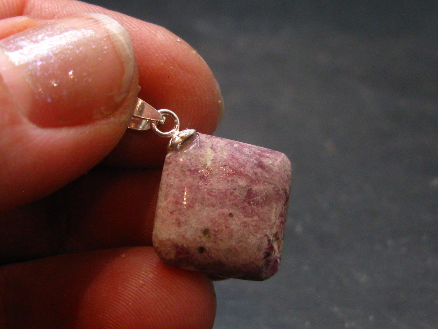 Bixbite Red Emerald Beryl Silver Pendant From Utah USA - 6.5 Carats - 0.9"