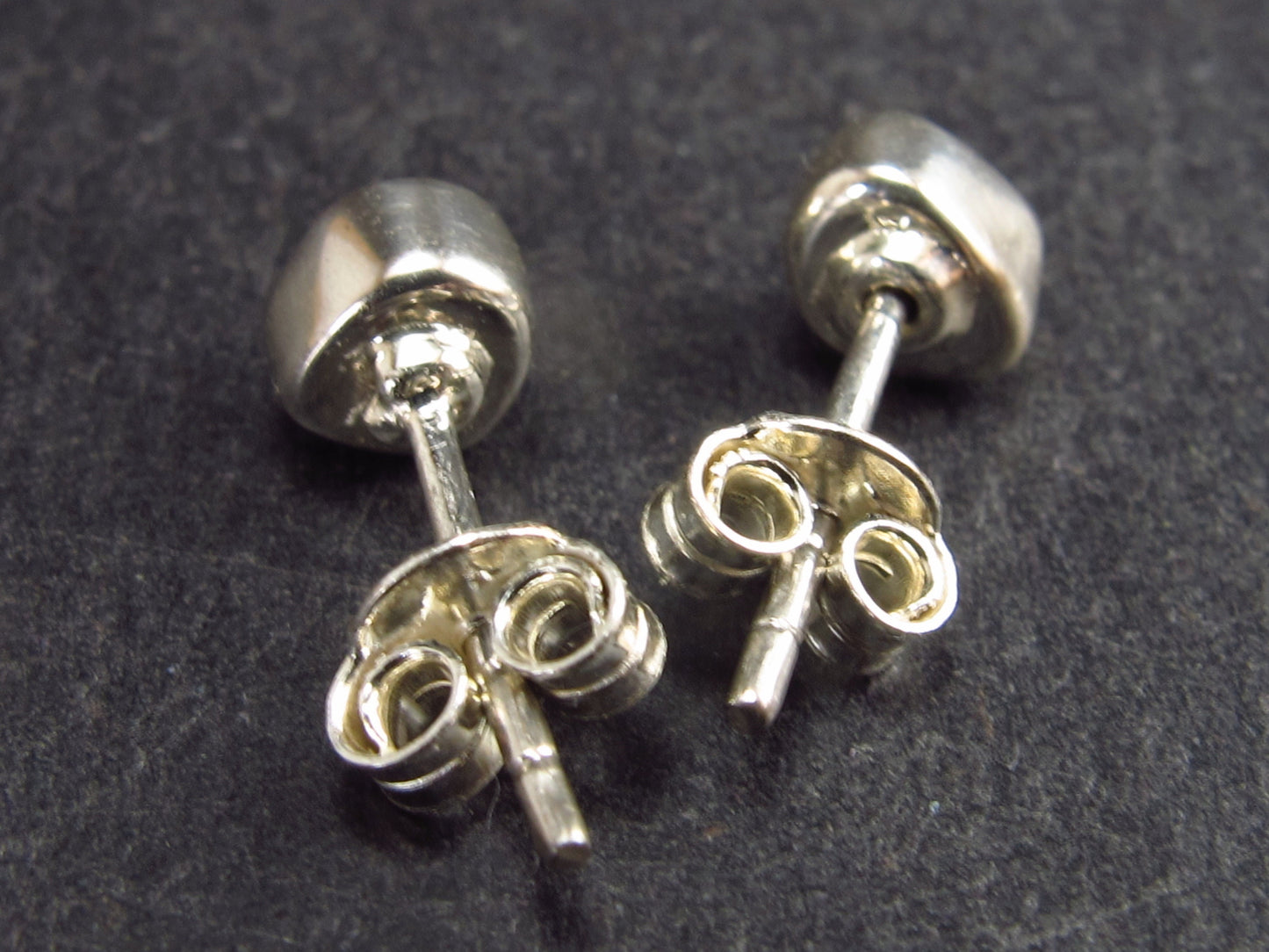 Natural Raw Shiny Sunstone Studs Earrings In Sterling Silver - 0.6"