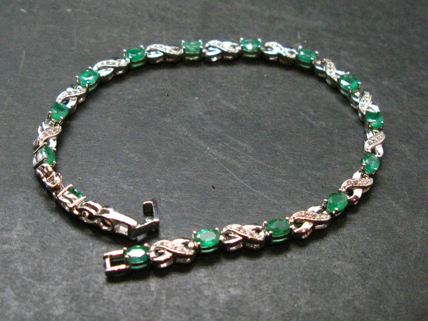 Emerald Silver Bracelet From Colombia - 7.63 Grams Total