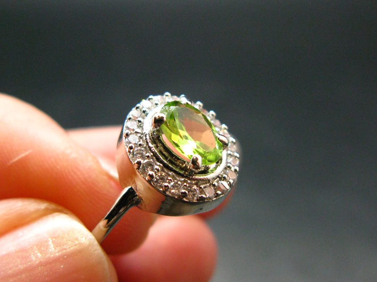 Natural Faceted Peridot Olivine Sterling Silver Ring - 3.11 Grams - Size 6.75