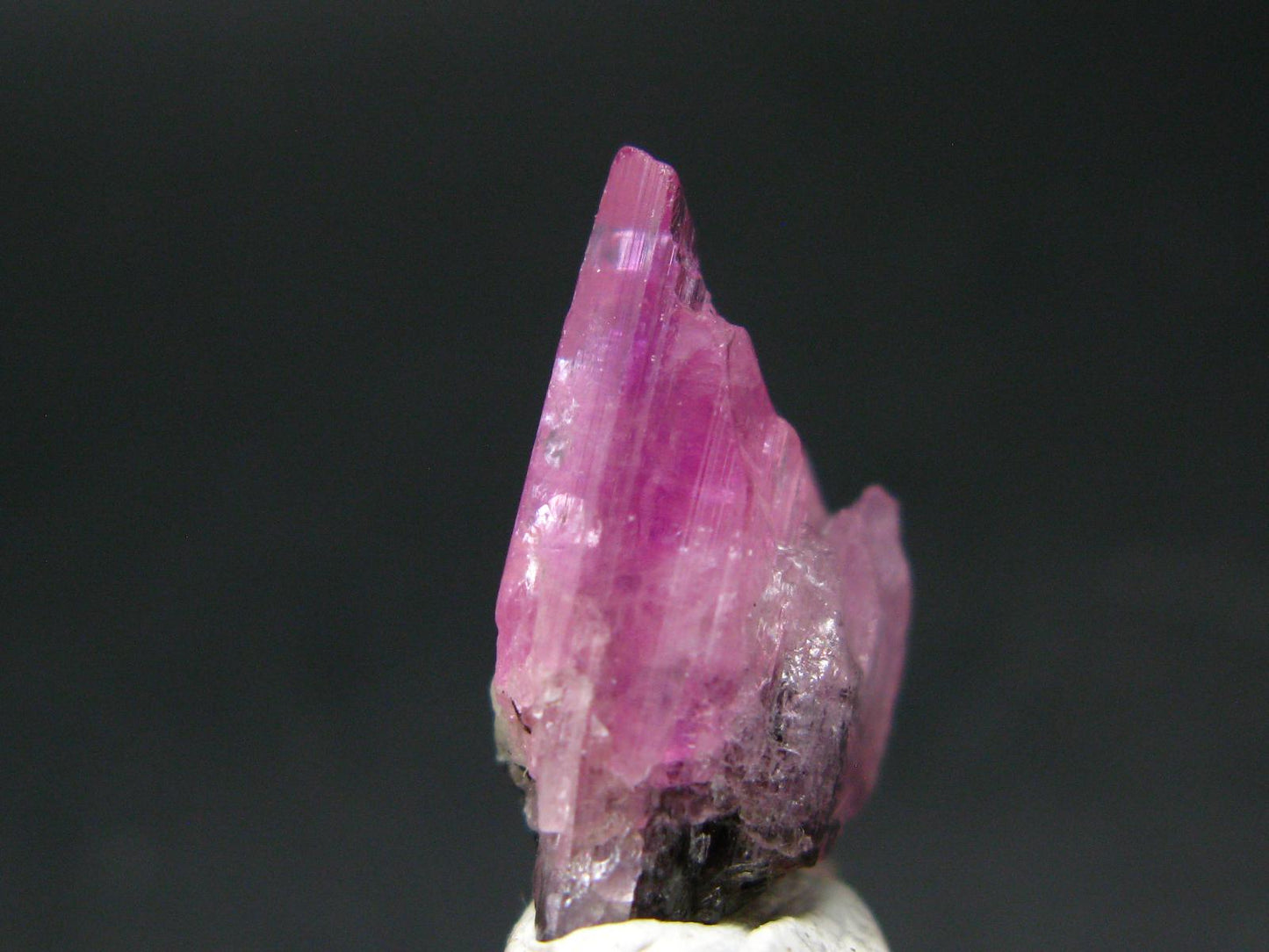 Tanzanite Gem Untreated Pink Crystal From Tanzania - 16.25 Carats - 0.8"