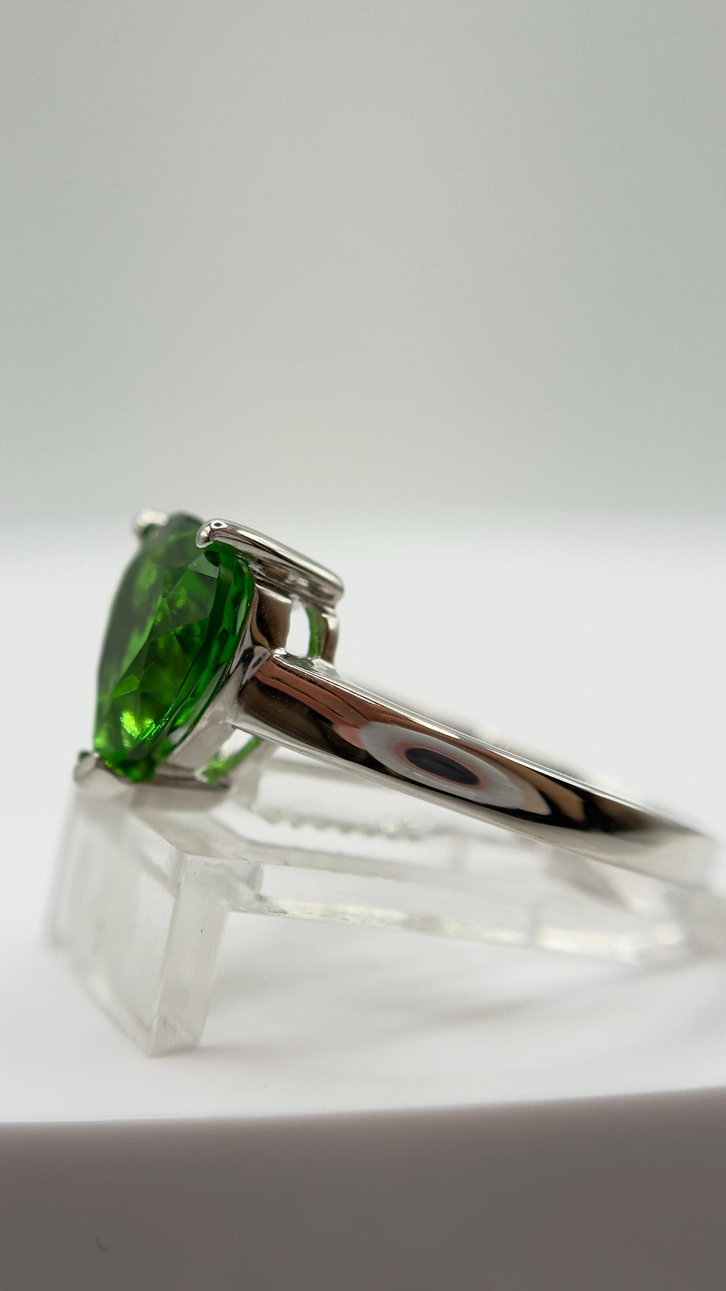 Green Helenite Heart Ring – Sterling Silver Romantic Gemstone Statement Ring
