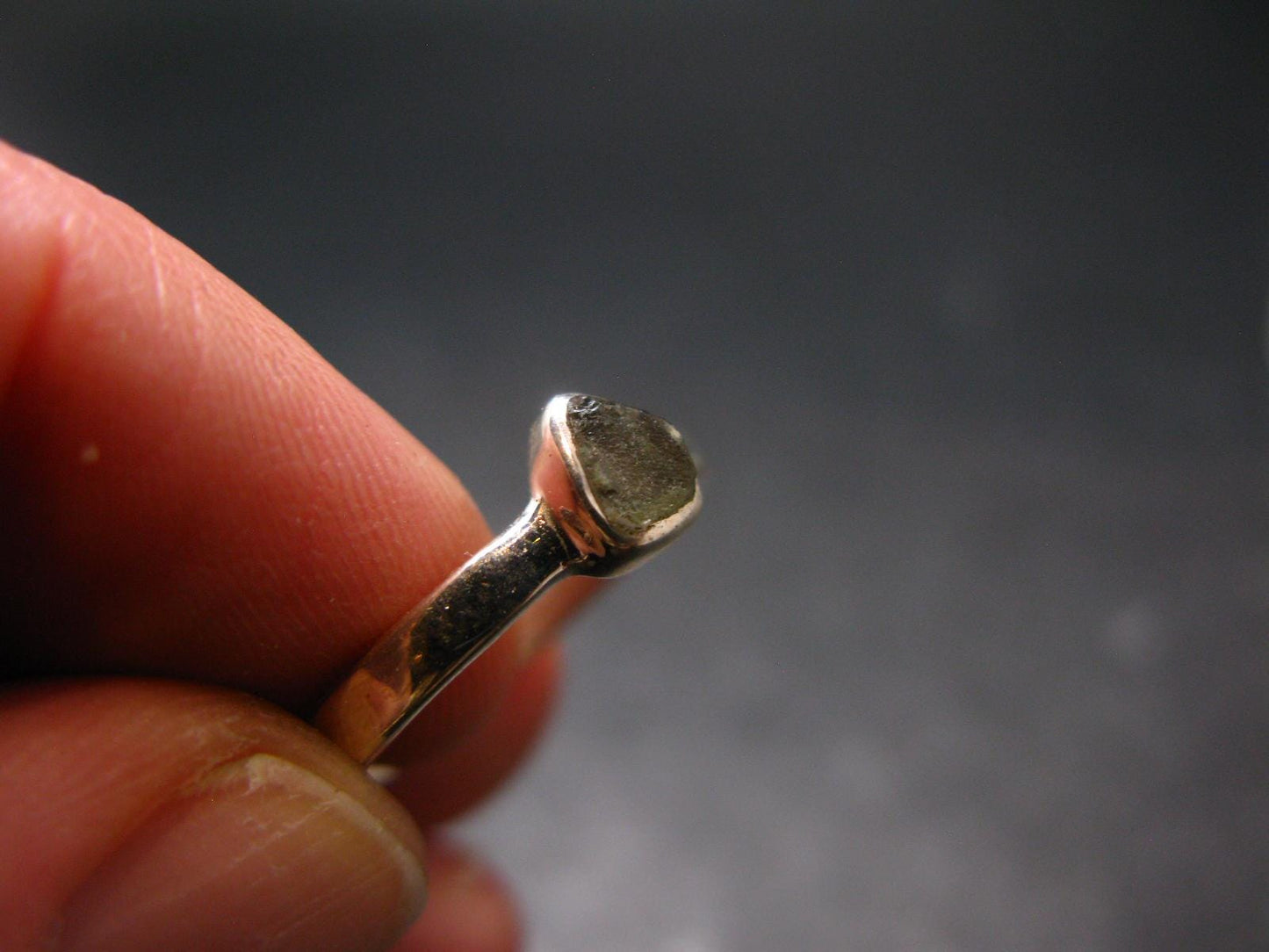 Cute Gem Moldavite Sterling Silver Ring From Czech Republic - Size 7 - 1.9 Grams