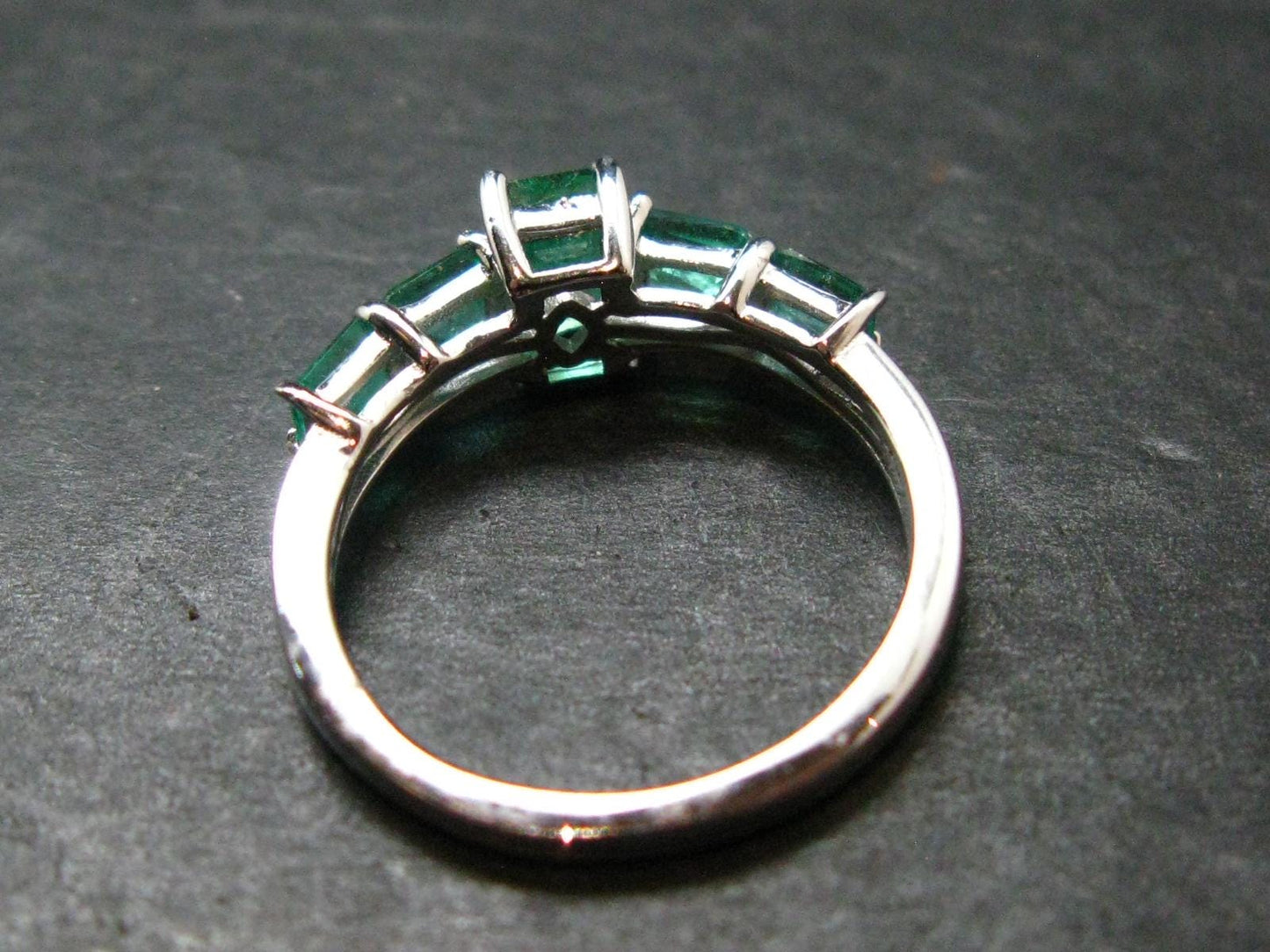 Emerald Faceted Silver Ring from Colombia - 2.13 Grams Total - Size 6