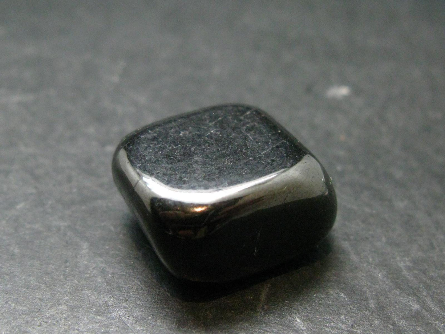 Elite Shungite Tumbled Piece from Russia - 0.9" - 10.18 Grams