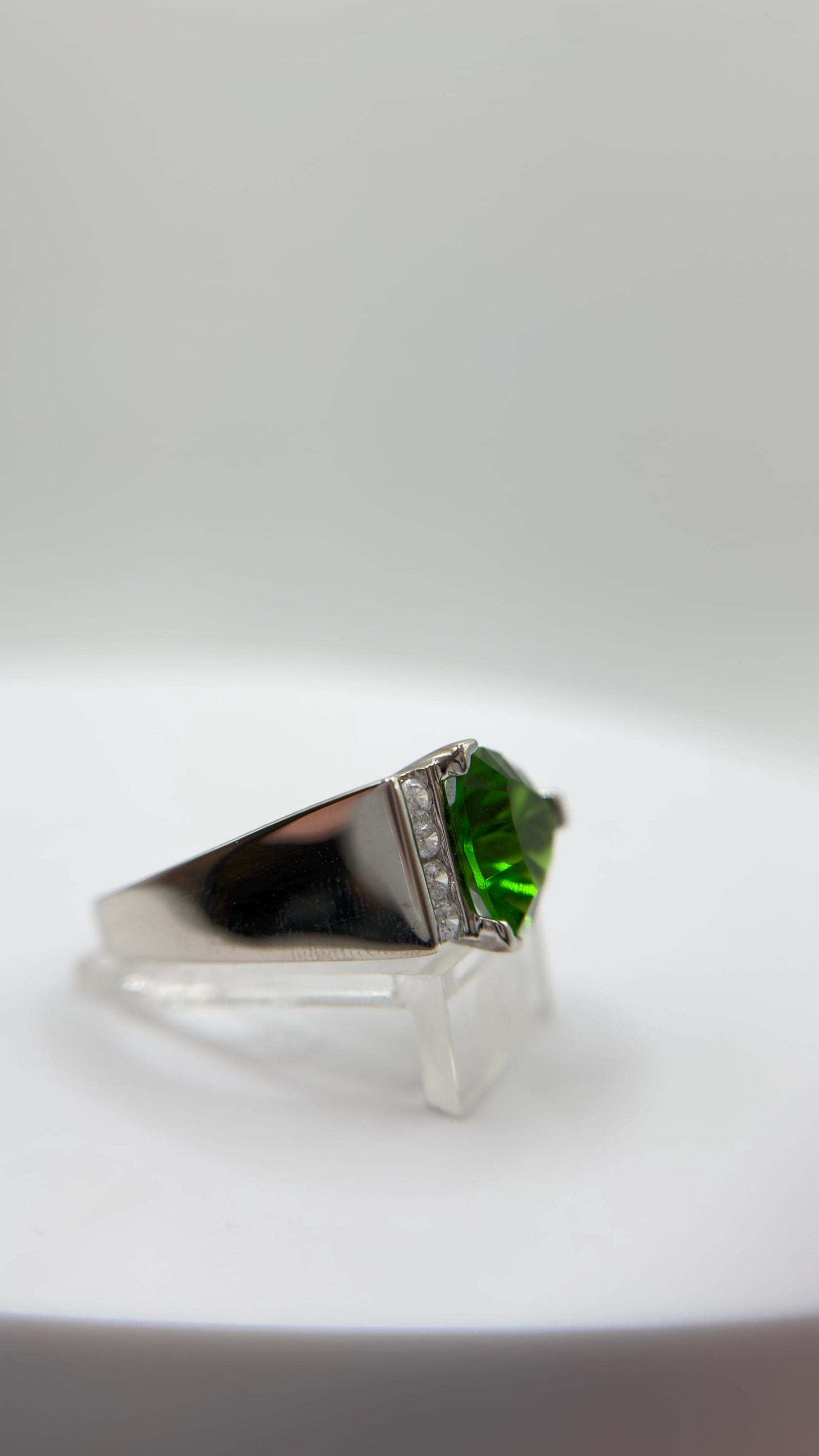 Green Helenite Pear Cut Ring – Sterling Silver Statement Gemstone Ring with Accent Stones
