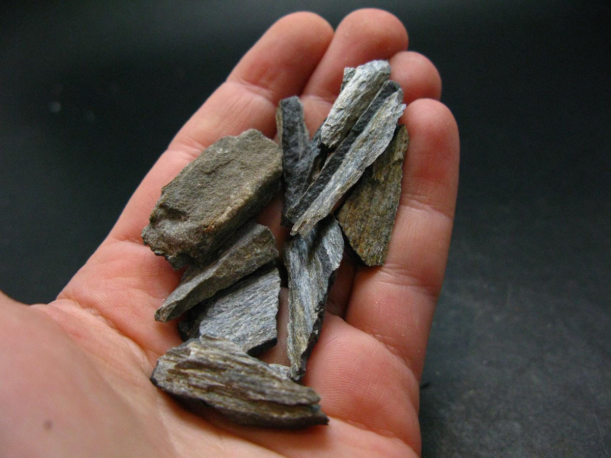 Rare Lot Of 10 ISUA Stone Raw Pieces from Greenland - 26.27 Grams