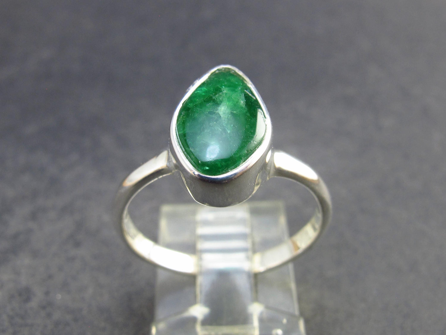 Tsavorite Gem Green Garnet Sterling Silver Ring from Tanzania - 3.60 Grams - Size 9