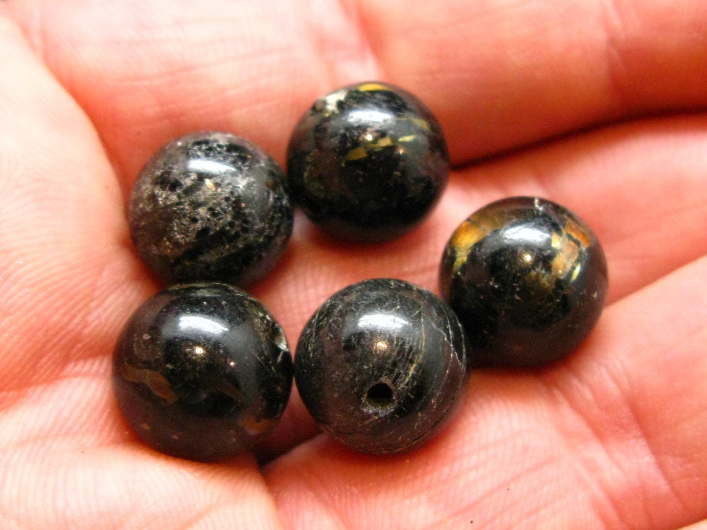 Nuumite Nuummite Genuine 5 beads ~ 12mm Round Beads *Chipped*