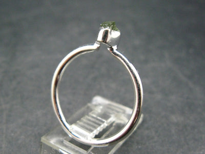 Cute Gem Faceted Moldavite Sterling Silver Ring From Czech Republic - Size 7 - 1.78 Grams