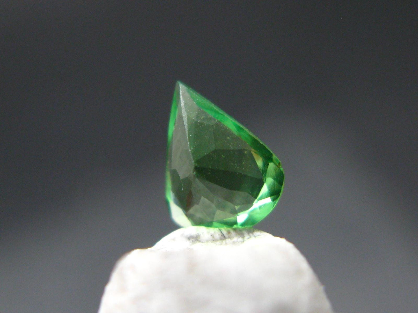 Gem Tsavorite Tsavolite Garnet Cut Stone From Tanzania - 0.40 Carats