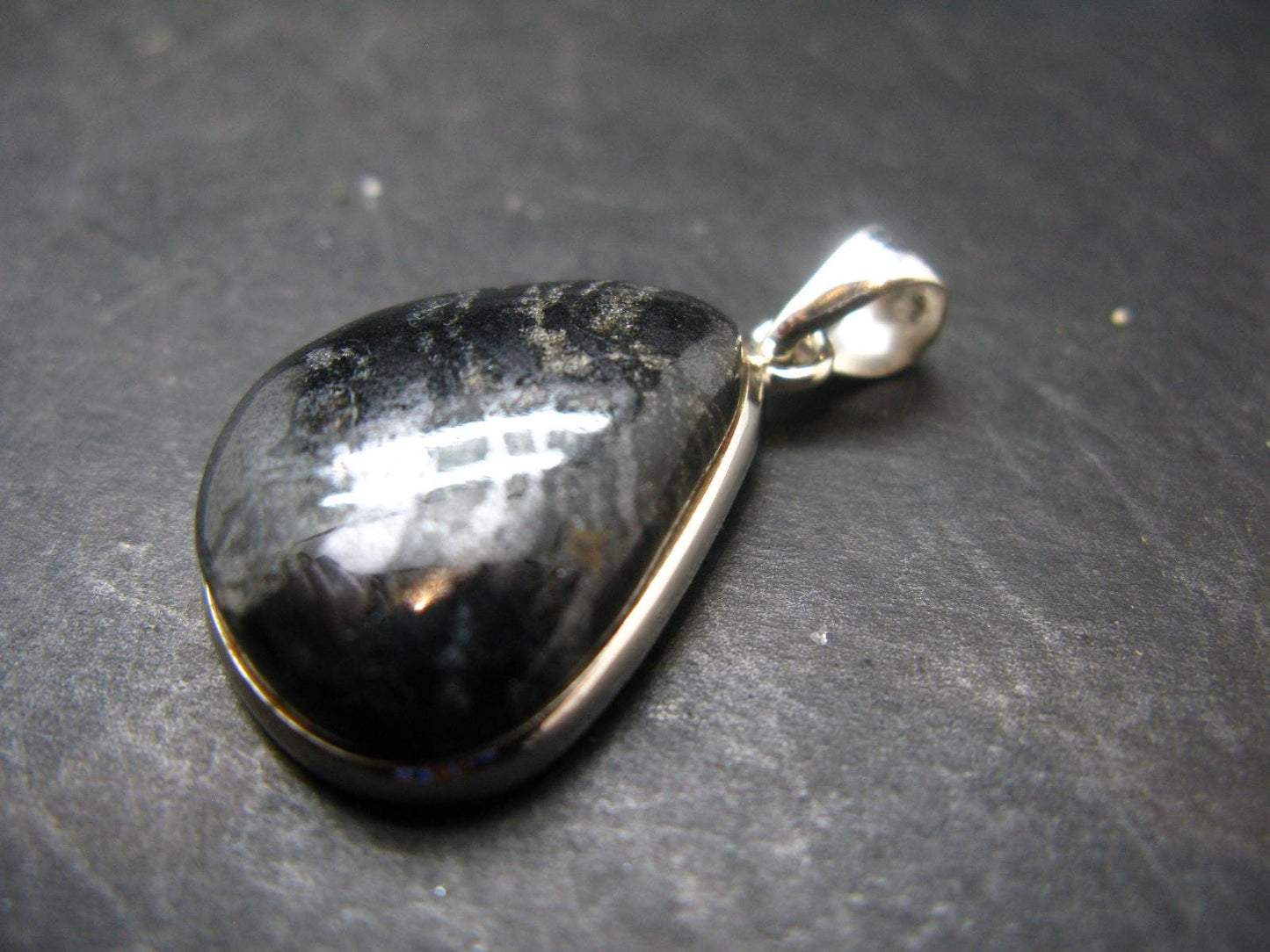 Rare ISUA Stone Silver Pendant From Greenland - 1.4" - 9.80 Grams