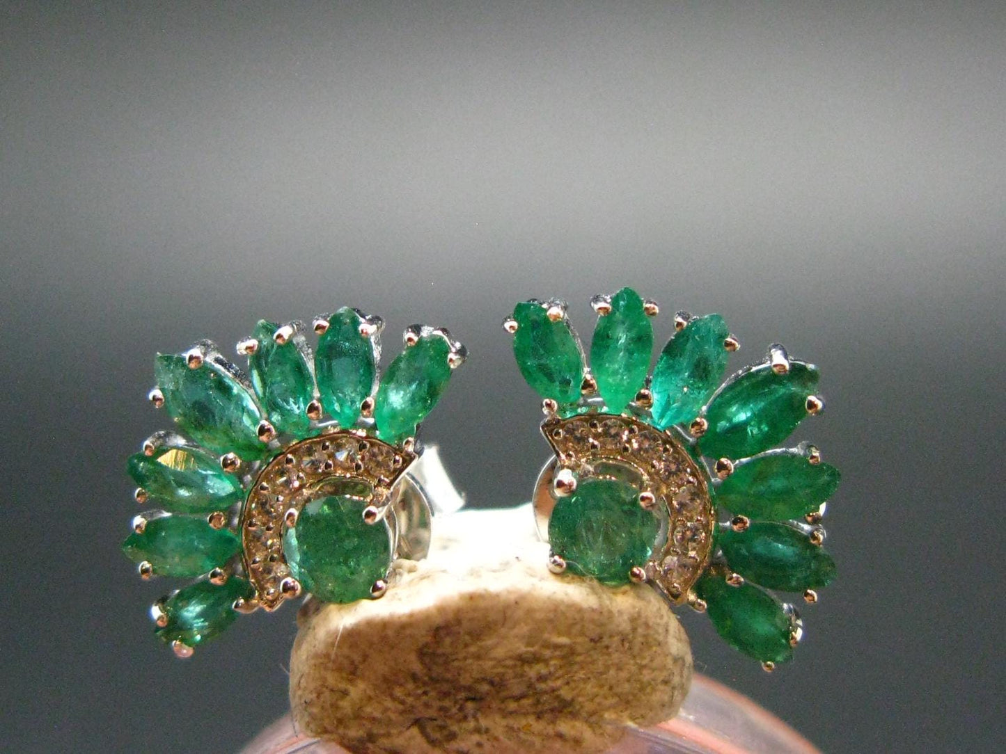 Gem Emerald Faceted Earrings In Sterling Silver - 1.57 Carats