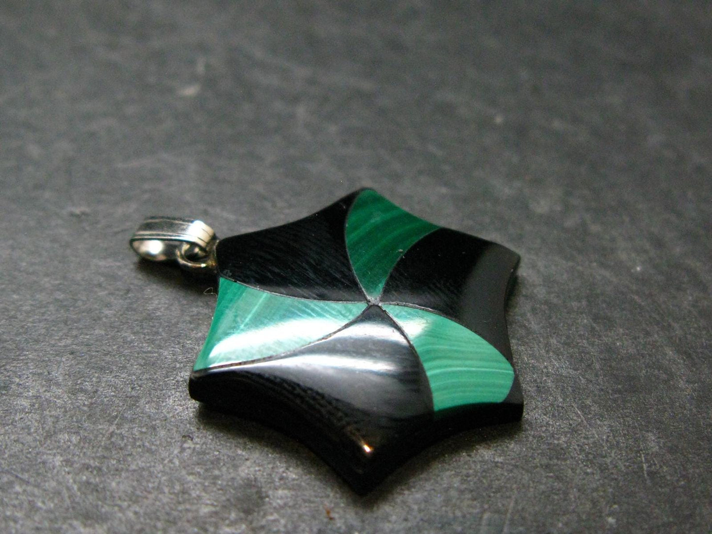 Queen of Green!! Genuine Vivid Vibrant Green Malachite Sterling Silver Pendant - 1.1" - 2.69 Grams